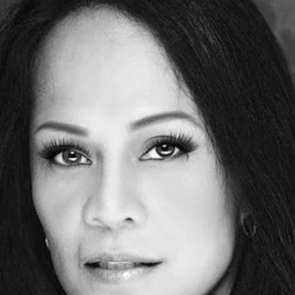 Meet your Posher, Deedee